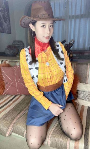年轻的老师韩国电影_快播高清无删减WWW