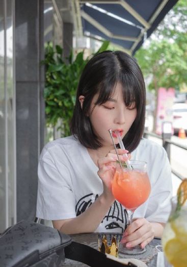 丰满女邻居的嫩苞张开视频_高清最新电影在线观看